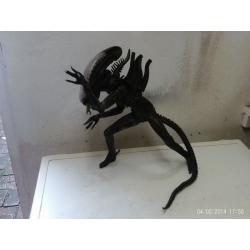 ALIEN VERY LARGE FIGURE GREAT CONDITION