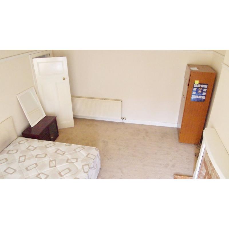 A very large affordable room available to rent