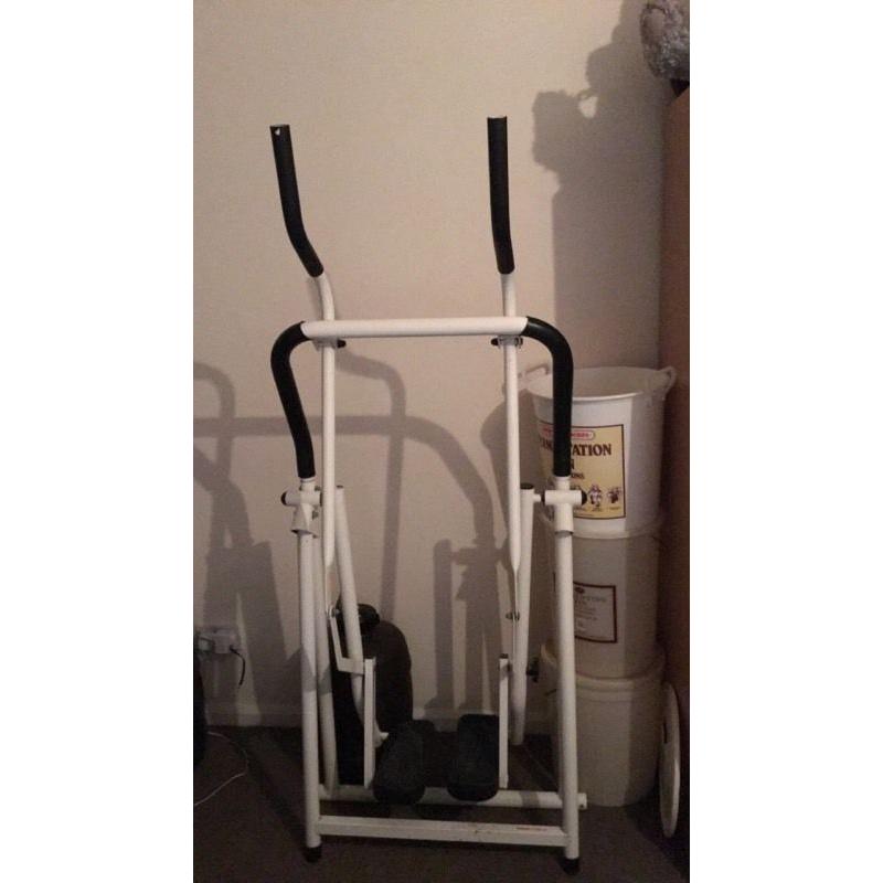 Cross trainer