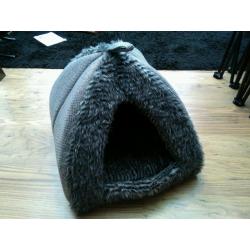 Plush cat bed