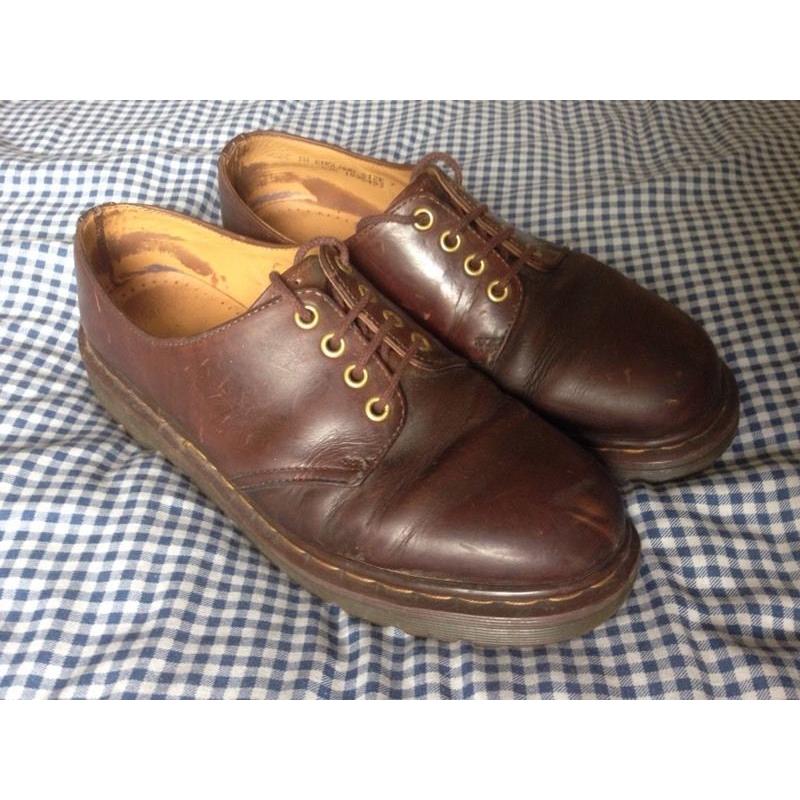 Brown leather Dr Martens shoes - size 7