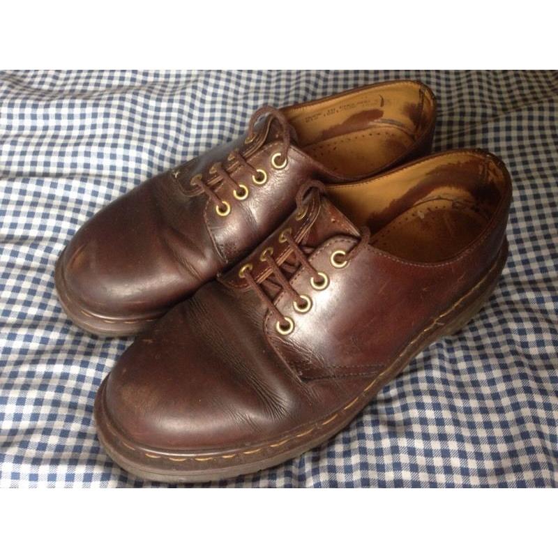 Brown leather Dr Martens shoes - size 7