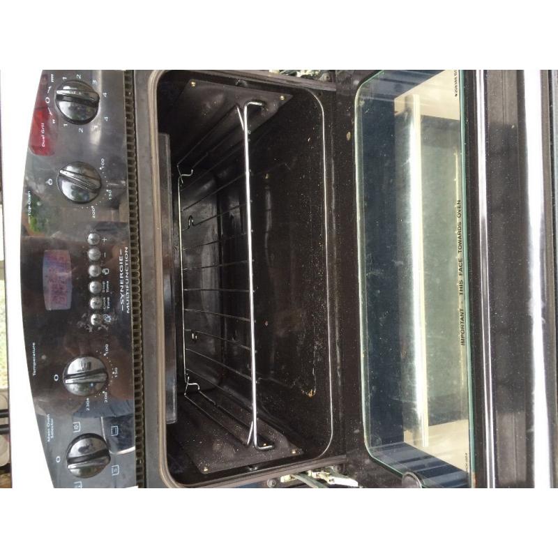 Belling electric integrated double oven and grill.