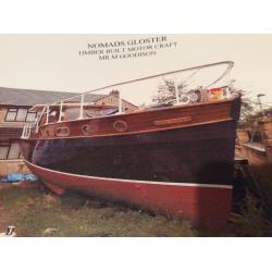 Teak river cruiser