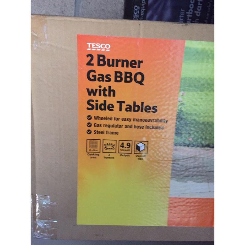 Gas BBQ with side table