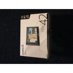 SAT NAV BRAND NEW UNWANTED PRESENT - Garmin nuvi 42