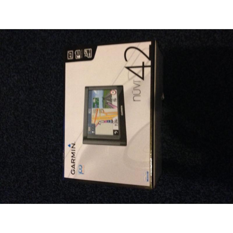 SAT NAV BRAND NEW UNWANTED PRESENT - Garmin nuvi 42