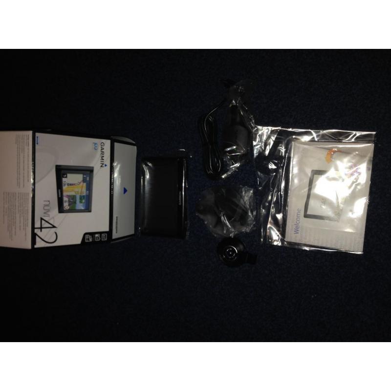SAT NAV BRAND NEW UNWANTED PRESENT - Garmin nuvi 42