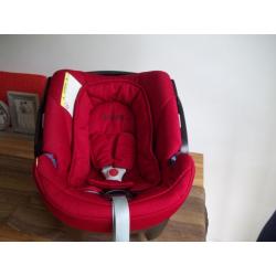 Mamas and Papas Cybex car seat - Red