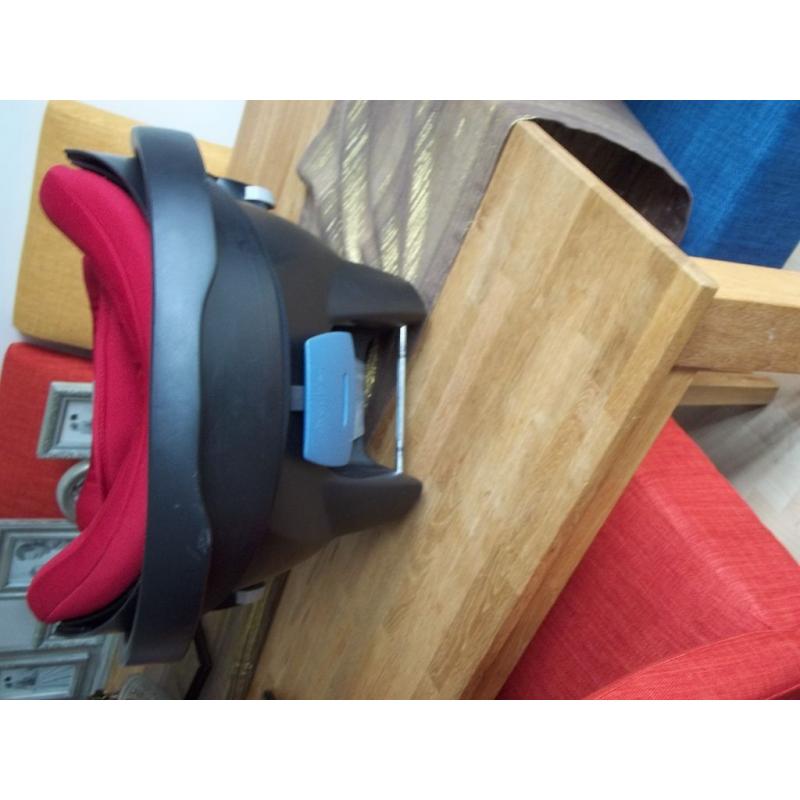 Mamas and Papas Cybex car seat - Red
