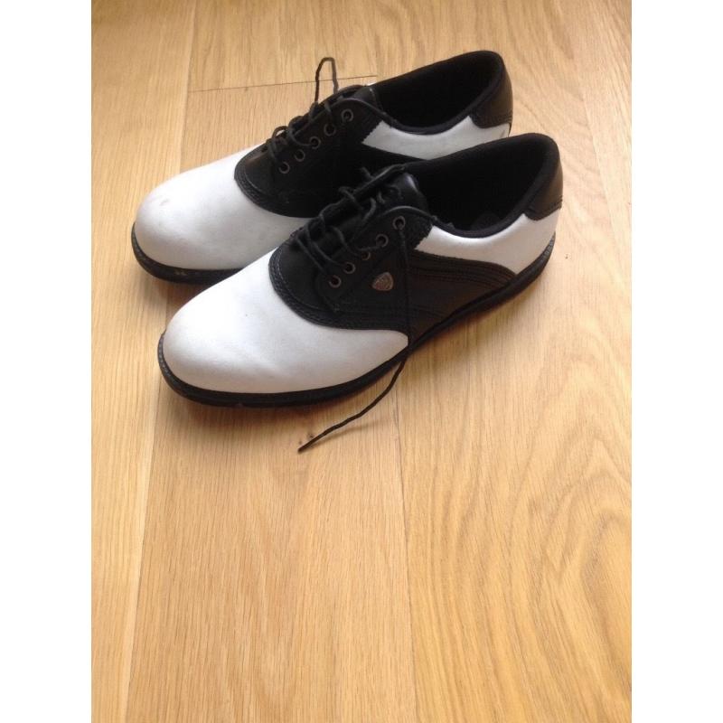 Men's golf shoes-size 8