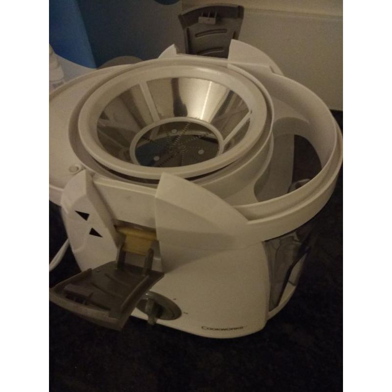 Cookworks juicer - used twice