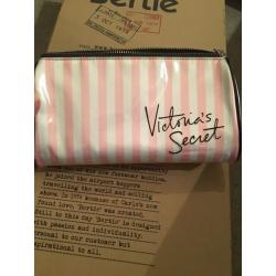 VICTORIA'S SECRET MAKE UP BAG