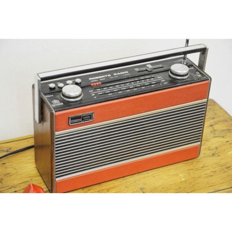 Vintage "Roberts" R800 Radio