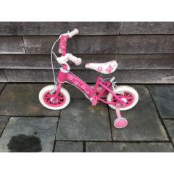 Little girls pink bike inc stablisers