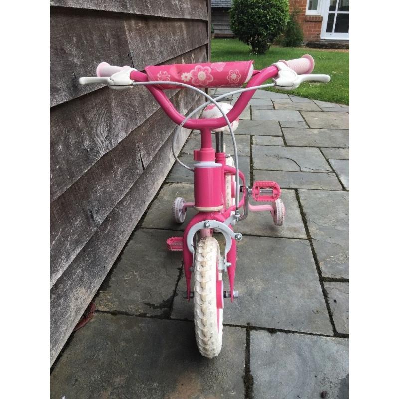 Little girls pink bike inc stablisers