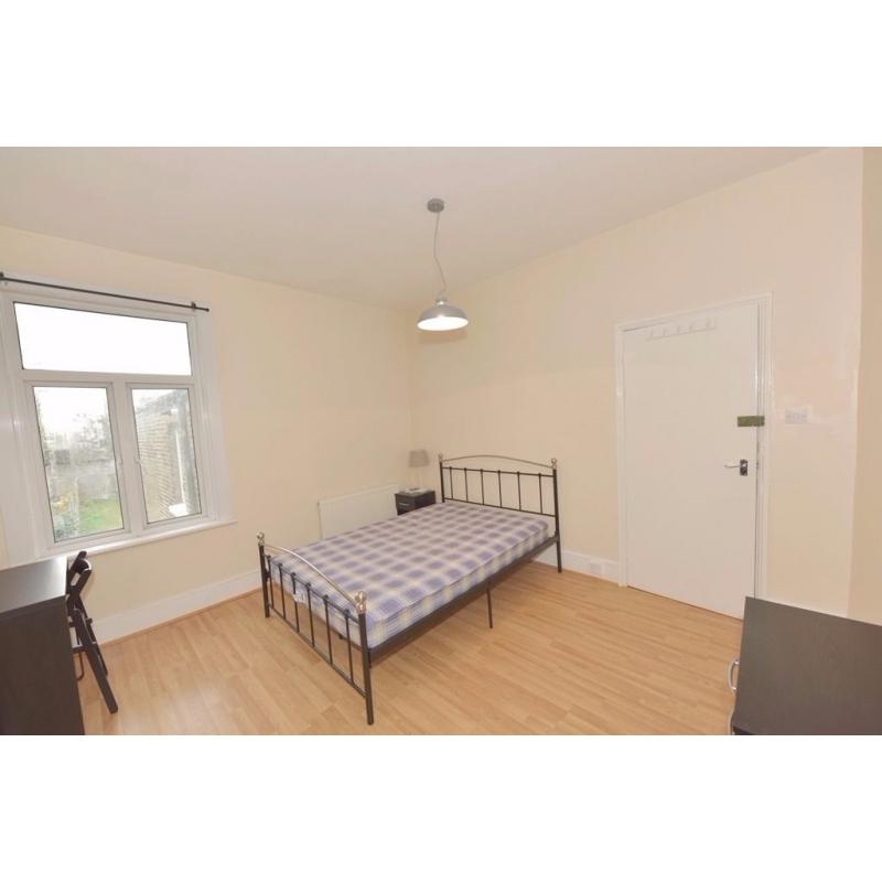 Upland Road, Spacious dbl room, furnished, available now