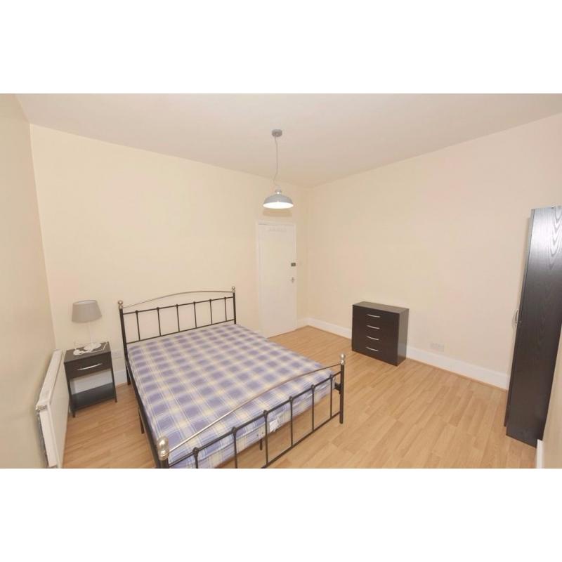 Upland Road, Spacious dbl room, furnished, available now