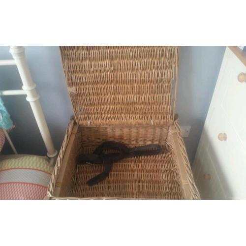 Shabby Chic picnic basket