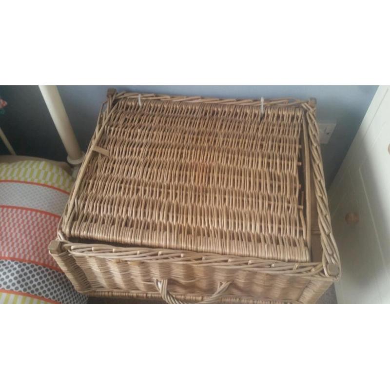 Shabby Chic picnic basket