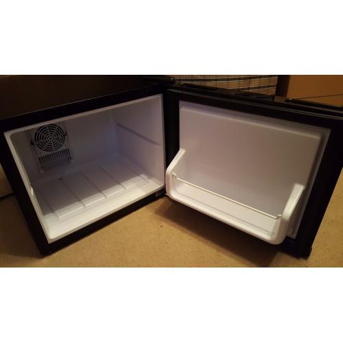 Russell Hobbs RHCLRF17B Mini Refrigerator