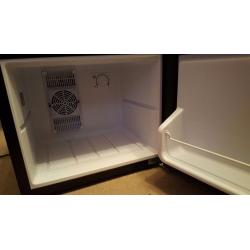 Russell Hobbs RHCLRF17B Mini Refrigerator