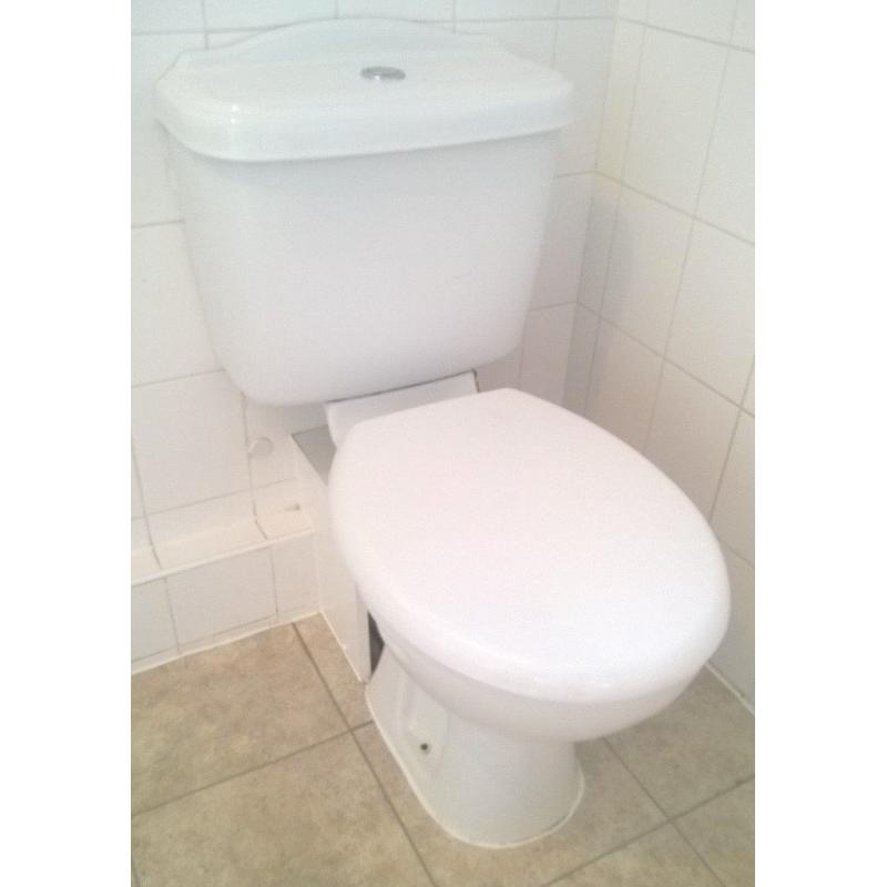 Bath & Bath Taps, Shower Head, Sink & Taps, Toilet plus 500mm Double Radiator