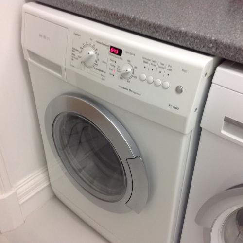 Very good Siemans washing machine,with a hand wash cycle.