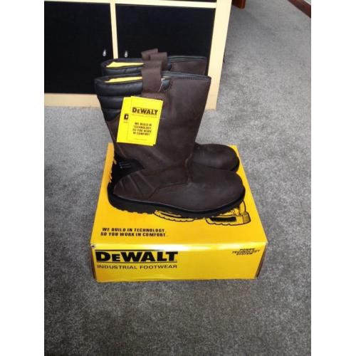DeWALT steel toe safety boots