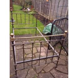 GENUINE BRASS AND BLACK IRON 4FT BED 1940-50 ERA VVGC, 4X CASTERS, LACED SPRINGS ON BLACK IRON FRAME