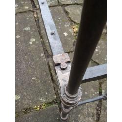 GENUINE BRASS AND BLACK IRON 4FT BED 1940-50 ERA VVGC, 4X CASTERS, LACED SPRINGS ON BLACK IRON FRAME