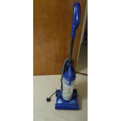 VACCUM CLEANER.