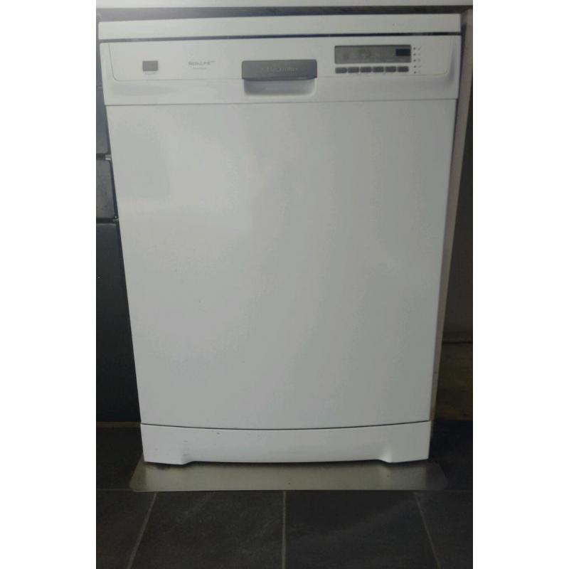 Electrolux XXL freestanding Dishwasher