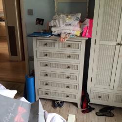 Bedroom furniture set
