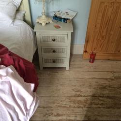 Bedroom furniture set