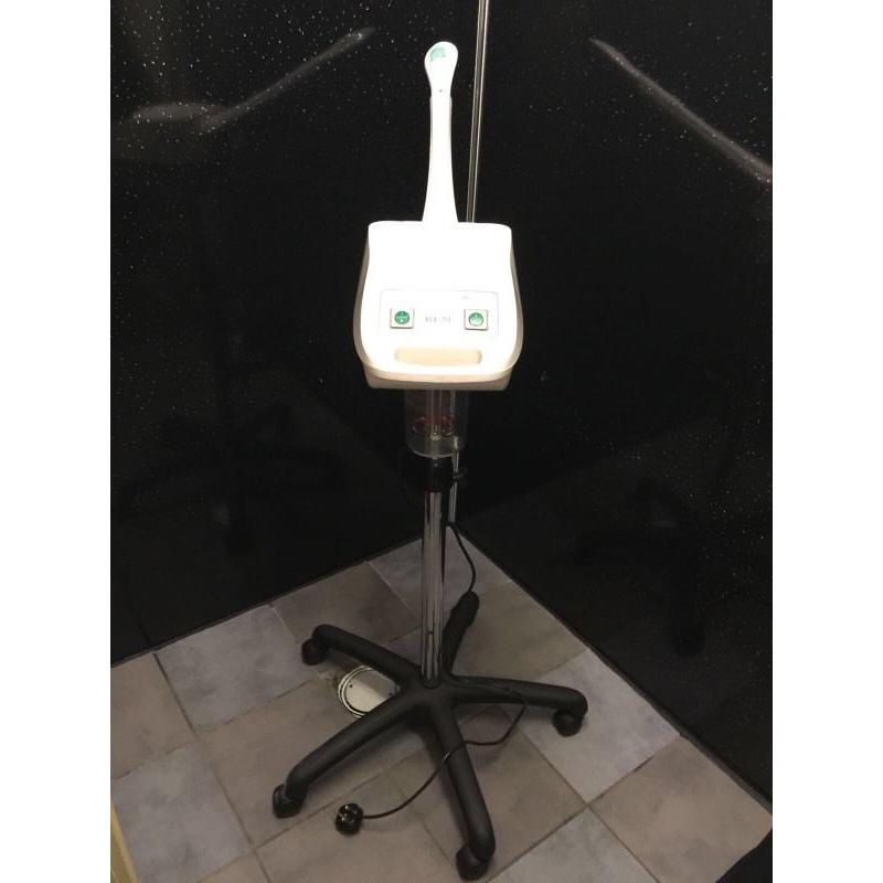 Facial steamer