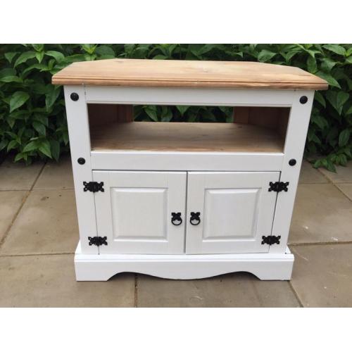 Corona Pine TV Unit in White - ONO