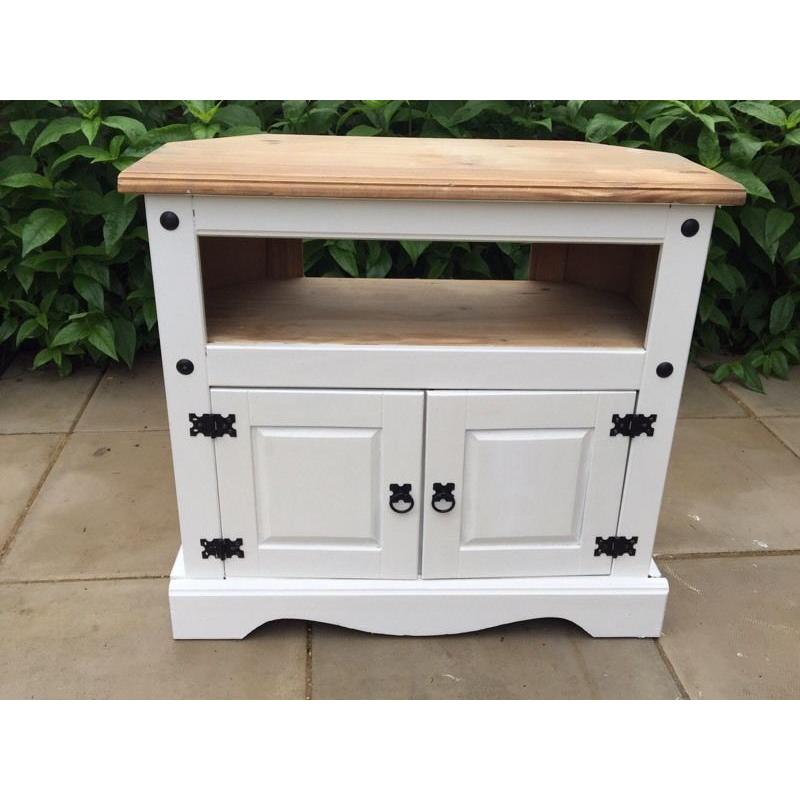 Corona Pine TV Unit in White - ONO