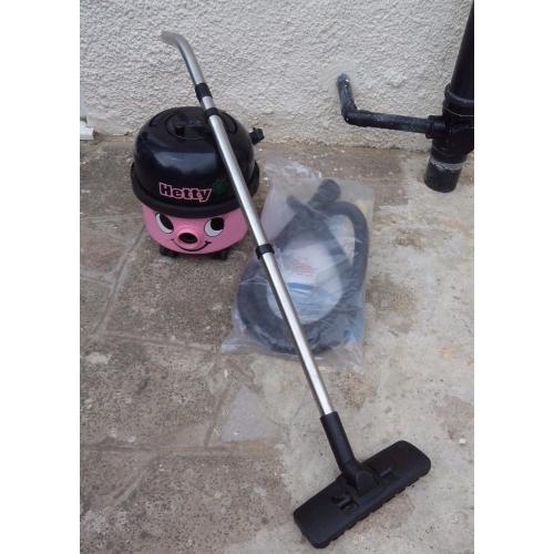 Henry Hoover Hetty Hoover vacuum HET200A