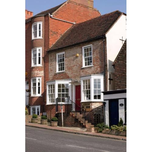 Trainee Dental Nurse - Cuckfield Dental Practice