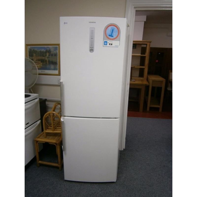 Siemens freestanding fridge freezer, excellent condition