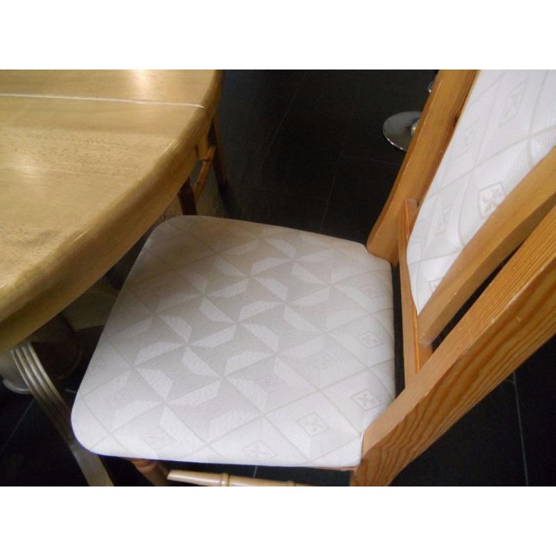 Dining Table & 4 Chairs