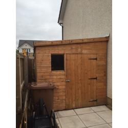A massive shed/workshop nearly new