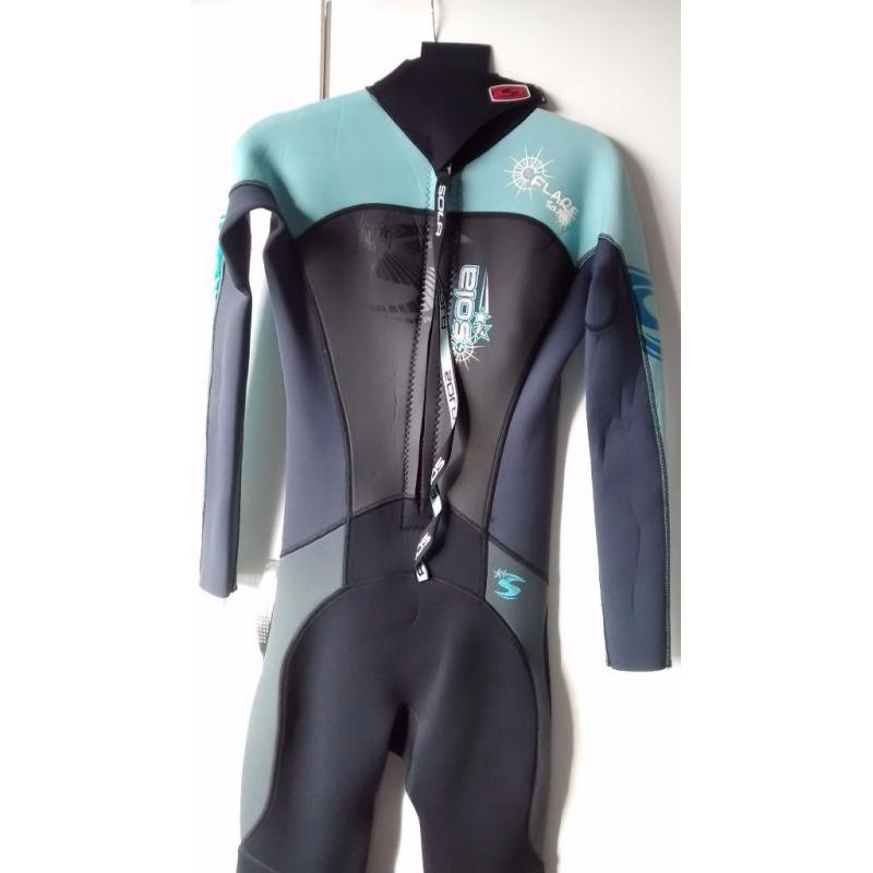Sola wetsuit size 3XL good condition