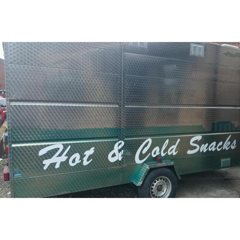 WILKINSON STAINLESS STEEL CATERING TRAILER VGC LPG