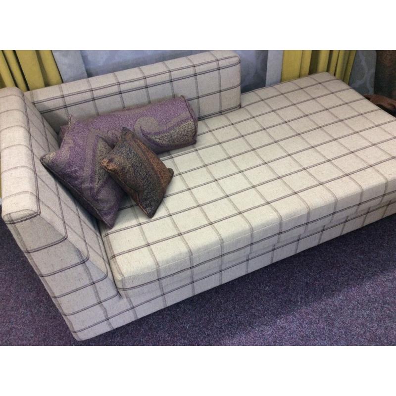 Pure Wool Chaise Longue with cushions