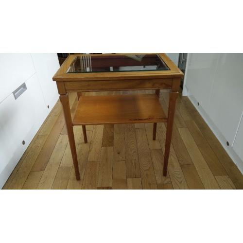 Ocasional table in good condition.