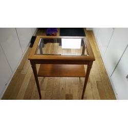 Ocasional table in good condition.