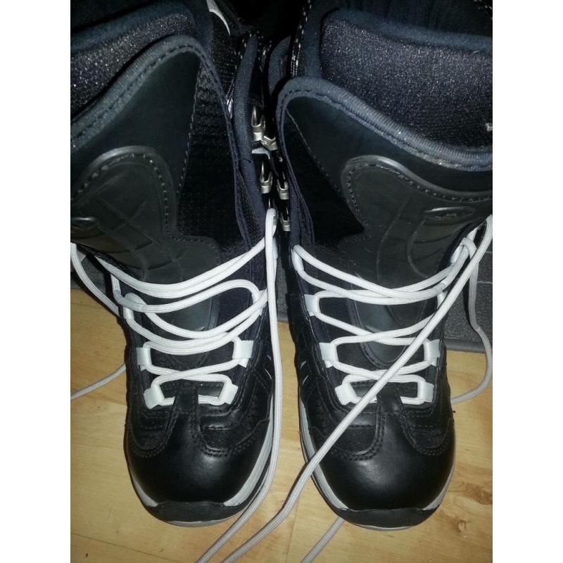 Size 6 Snowboard Boots