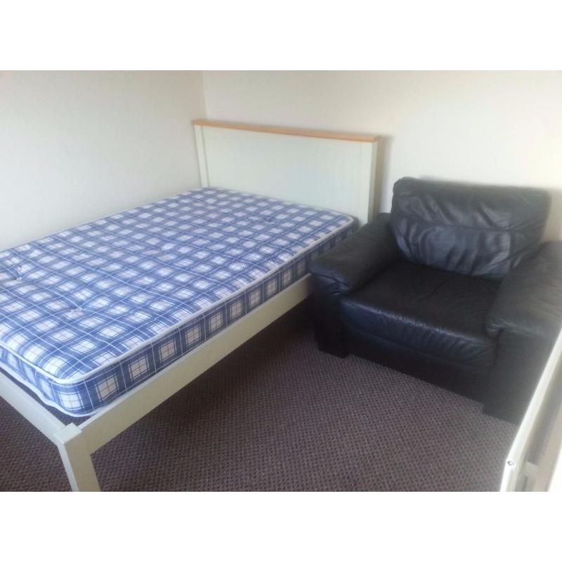Room double for rent in Belfast Antrim road includes all bills eletric ,heating,broadband,great area